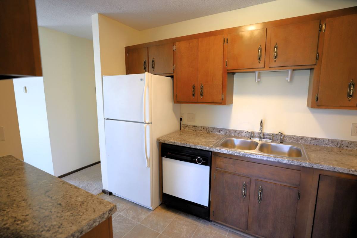 Apartment for rent at 4000 Parklawn Ave, Minneapolis, MN 55435