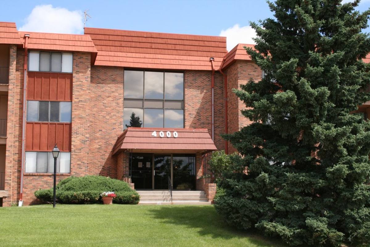 Apartment for rent at 4000 Parklawn Ave, Minneapolis, MN 55435