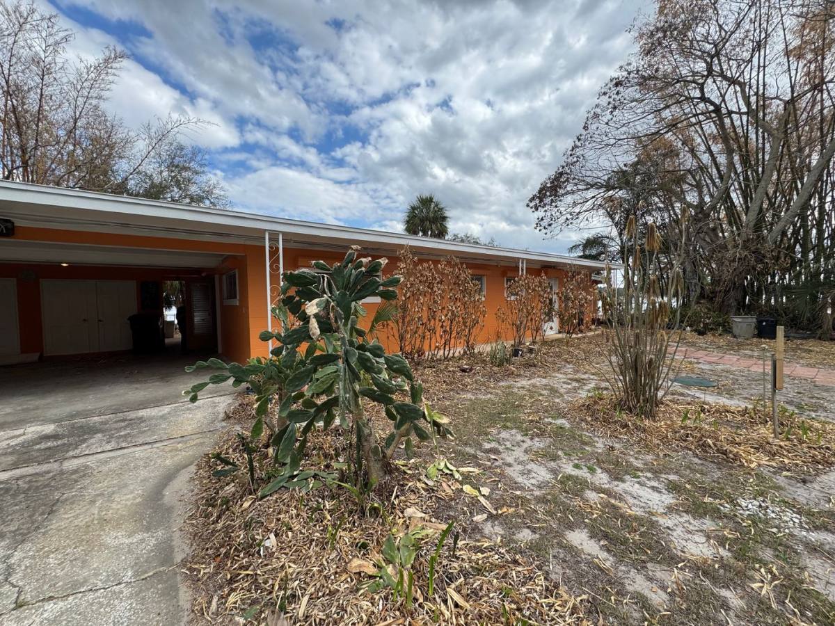 House for rent at 624 N Crooked Lake Dr, Babson Park, FL 33827