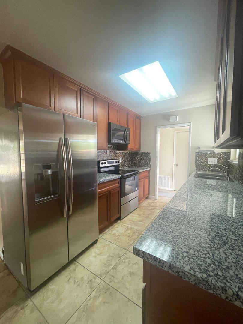 House for rent at 975 Perrelli St, Gilroy, CA 95020