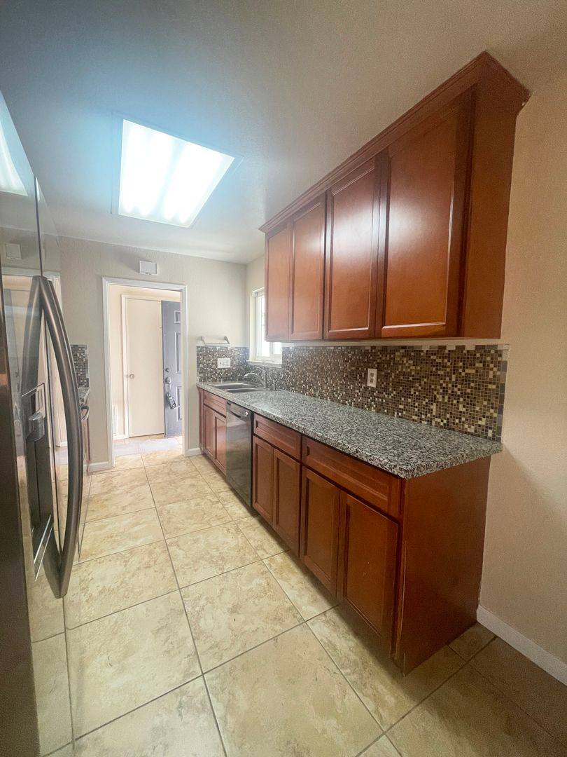 House for rent at 975 Perrelli St, Gilroy, CA 95020