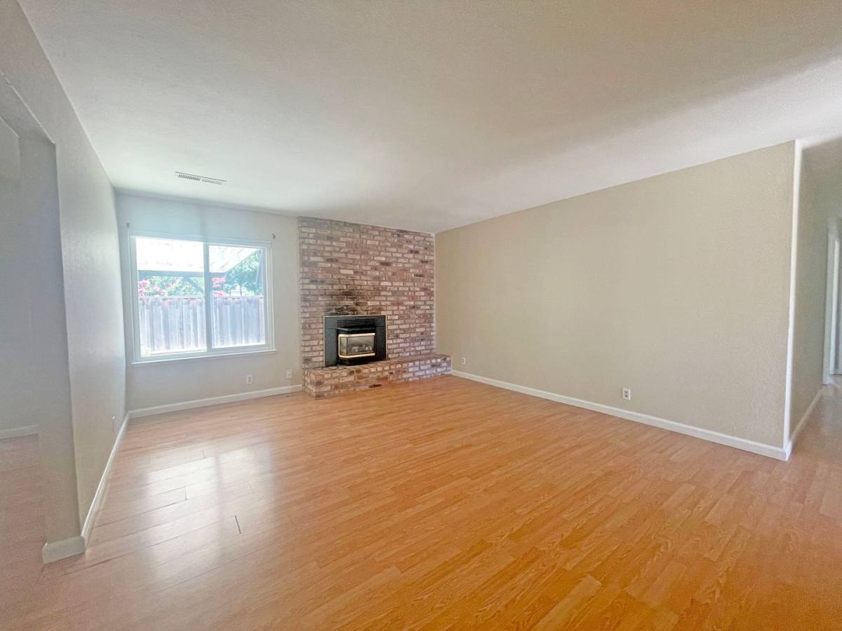 House for rent at 975 Perrelli St, Gilroy, CA 95020