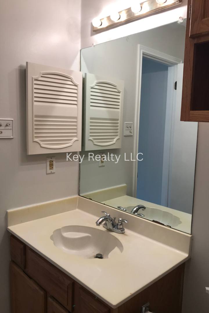 House for rent at 999 Bayou Trace Dr, Alexandria, LA 71303