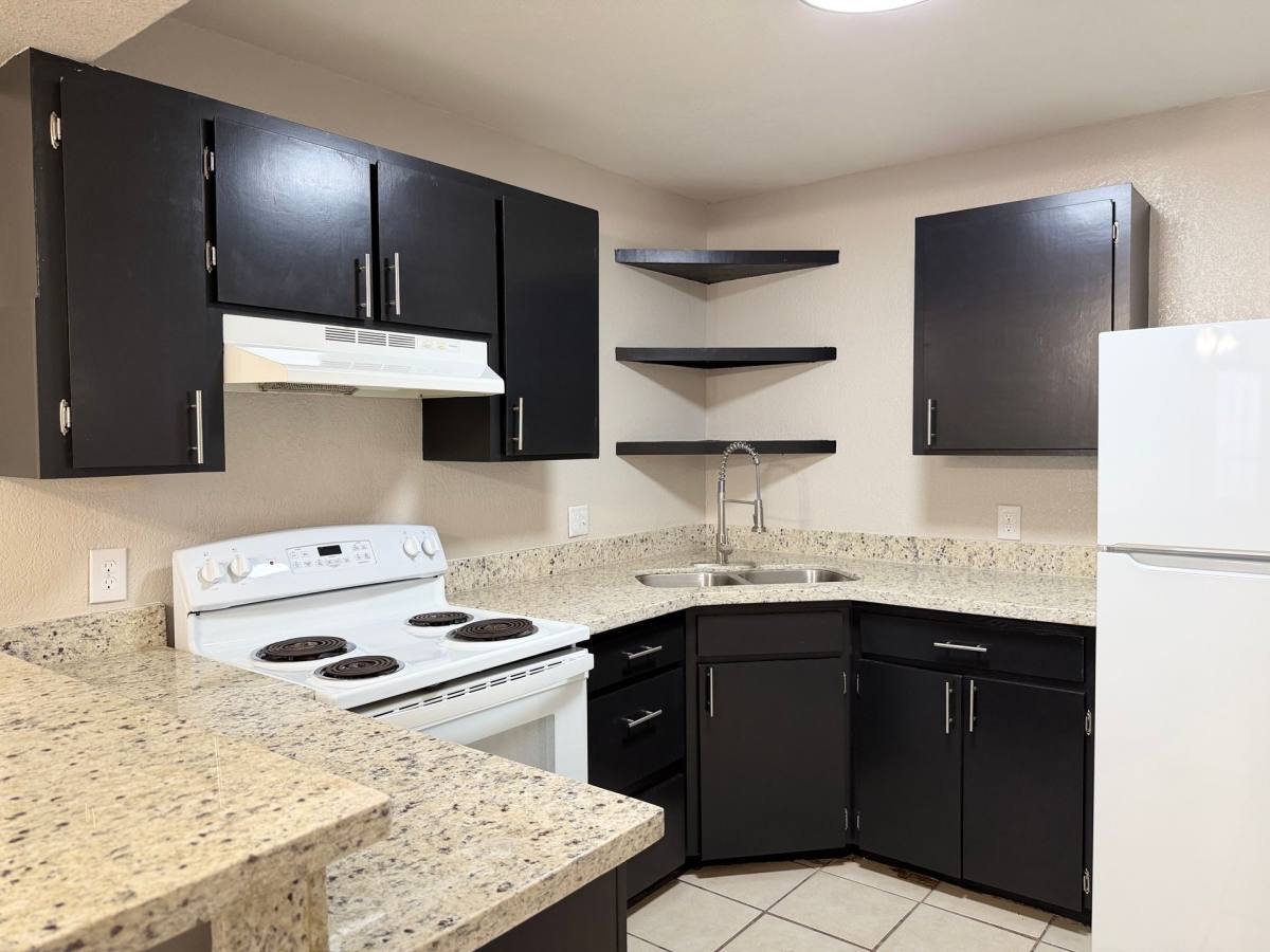 Apartment for rent at 500 S Palm, Pharr, TX 78577