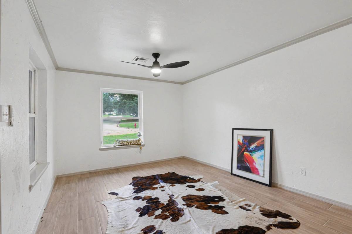House for rent at 1715 Edgewood Dr, Edmond, OK 73013
