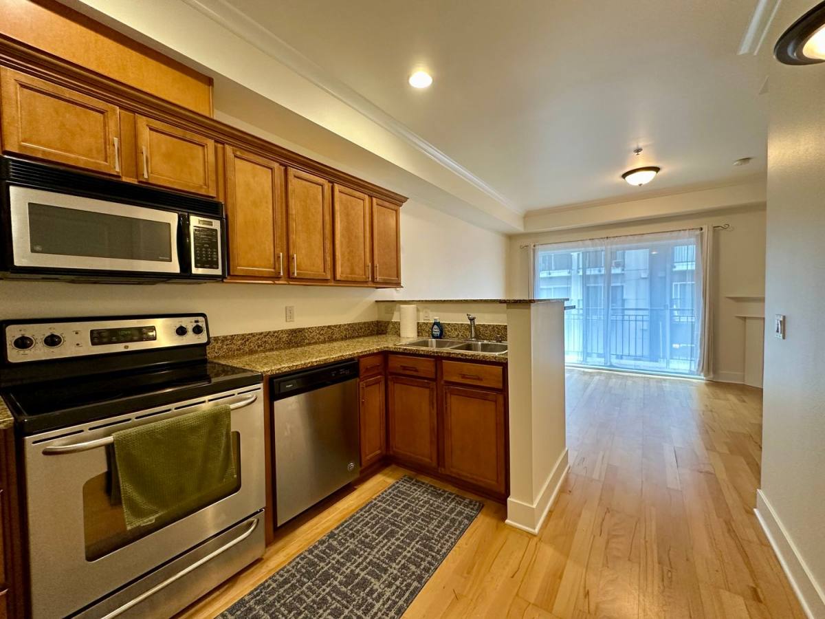 Apartment for rent at 1015 Railroad Ave, Bellingham, WA 98225