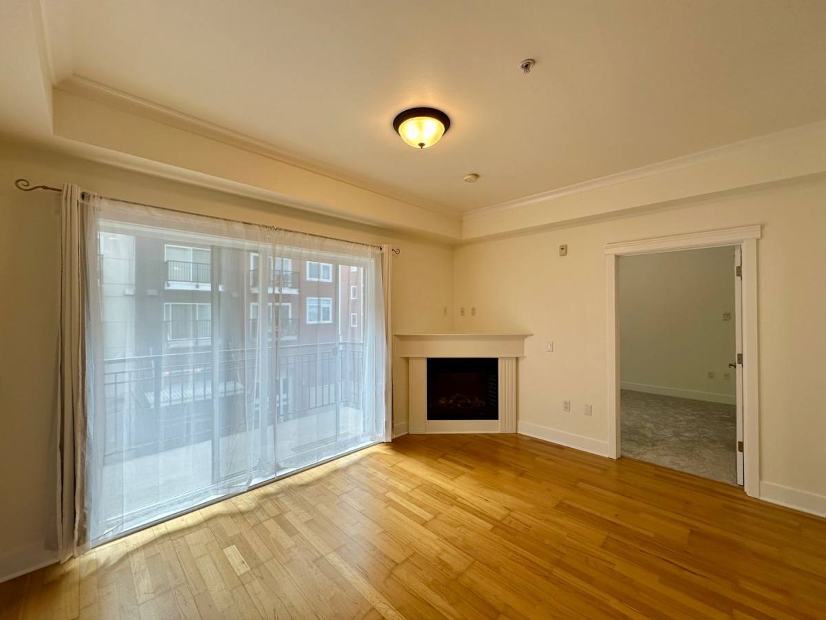 Apartment for rent at 1015 Railroad Ave, Bellingham, WA 98225