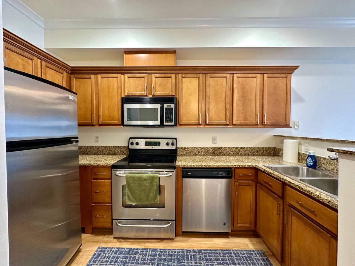 Apartment for rent at 1015 Railroad Ave, Bellingham, WA 98225