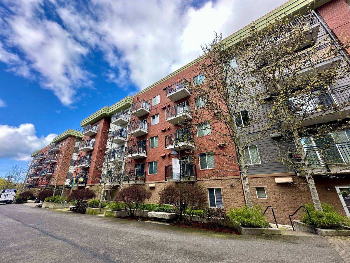 Apartment for rent at 1015 Railroad Ave, Bellingham, WA 98225