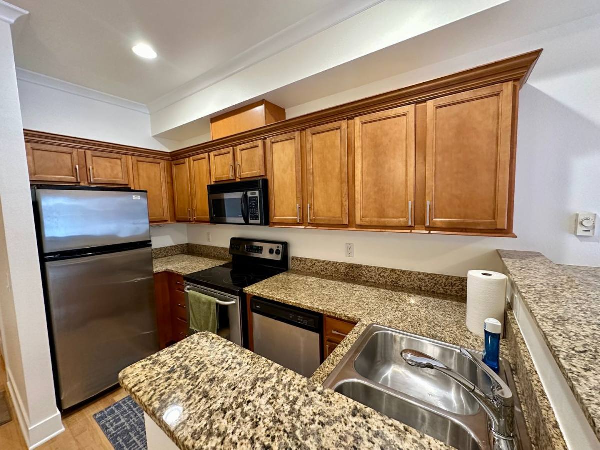Apartment for rent at 1015 Railroad Ave, Bellingham, WA 98225
