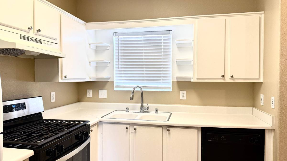 Apartment for rent at 1900 N Torrey Pines Dr Bldg #1, Las Vegas, NV 89108