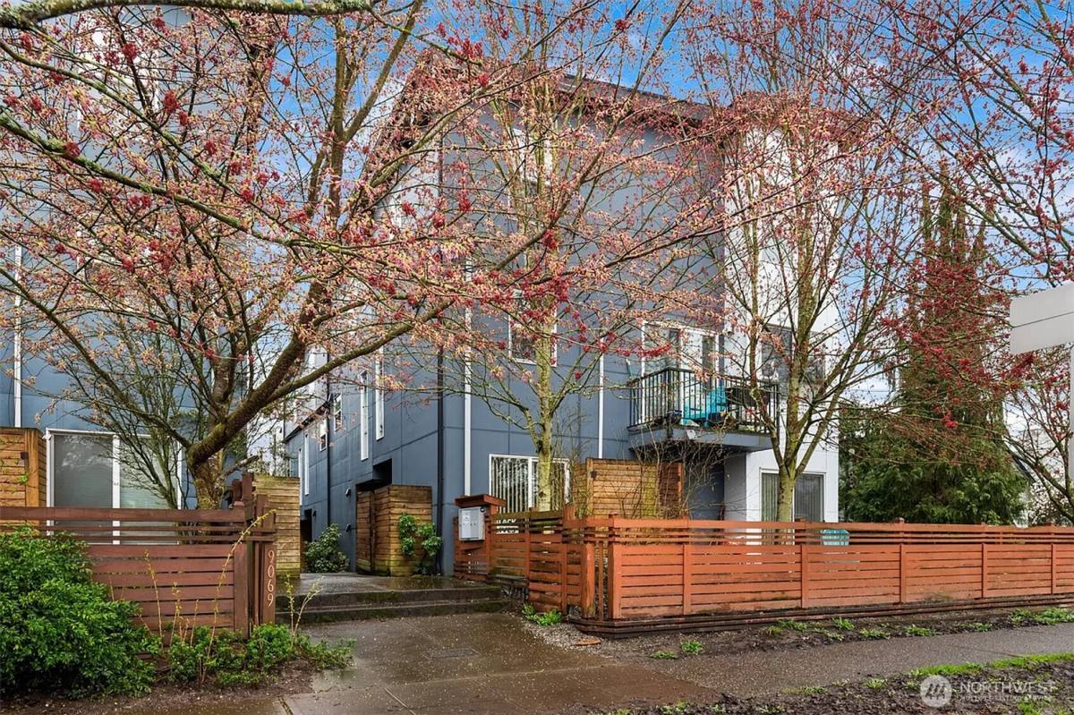 Townhouse for rent at 9053 17th Ave SW, Seattle, WA 98106