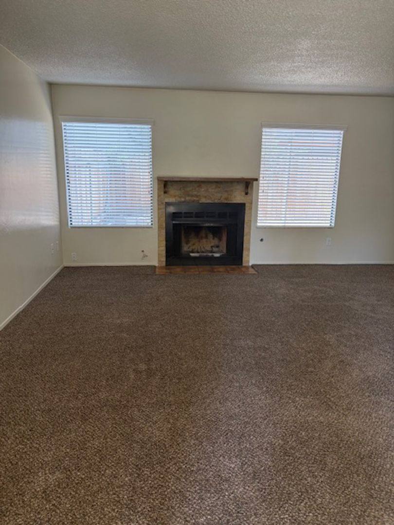 Condo for rent at 2800 Barrington St, Bakersfield, CA 93309