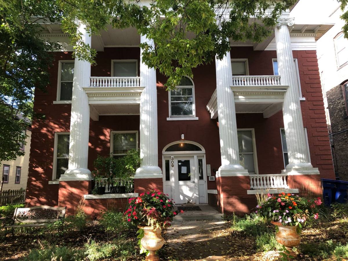 Apartment for rent at 309 Dayton Ave, Saint Paul, MN 55102