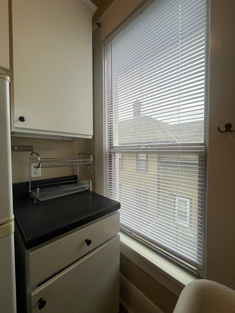 Apartment for rent at 309 Dayton Ave, Saint Paul, MN 55102