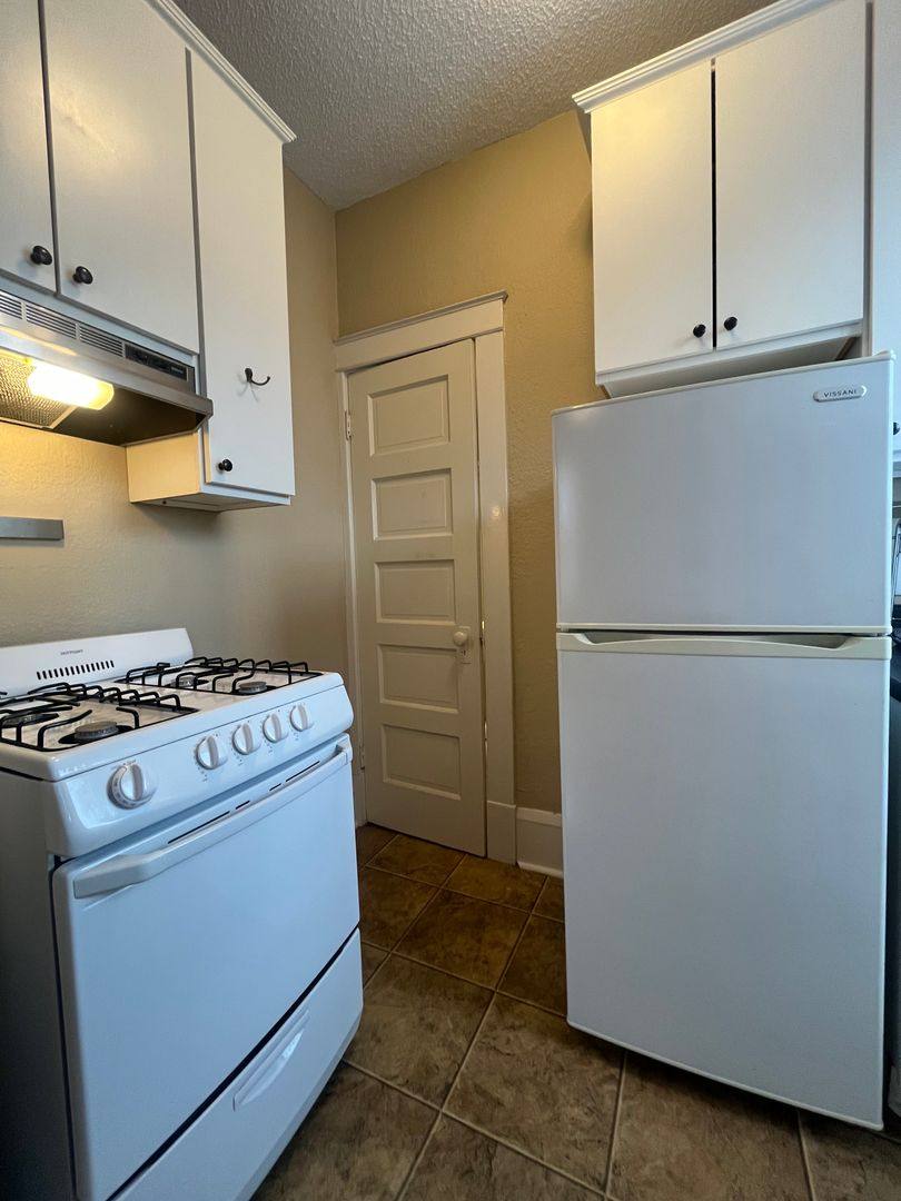 Apartment for rent at 309 Dayton Ave, Saint Paul, MN 55102