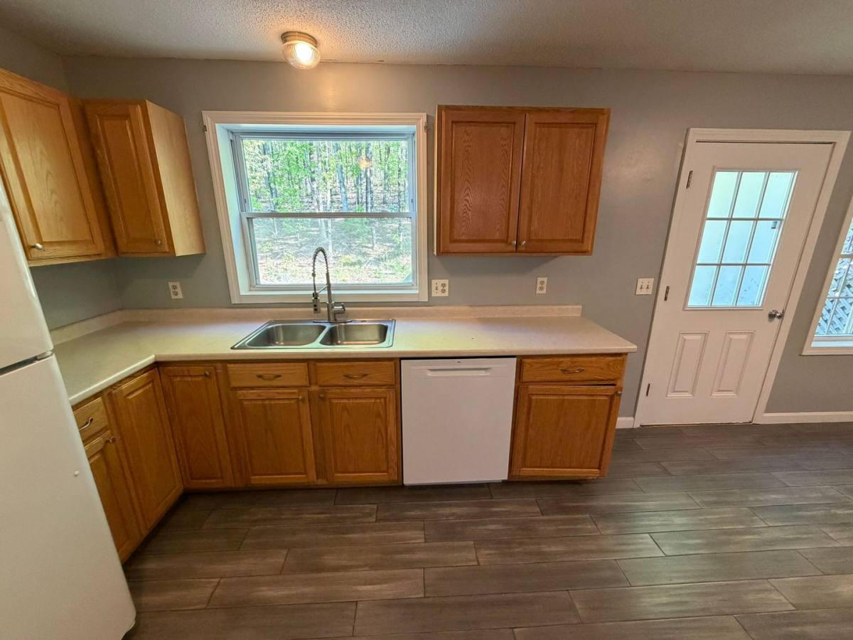 Apartment for rent at 236 Hamilton St, Belchertown, MA 01007