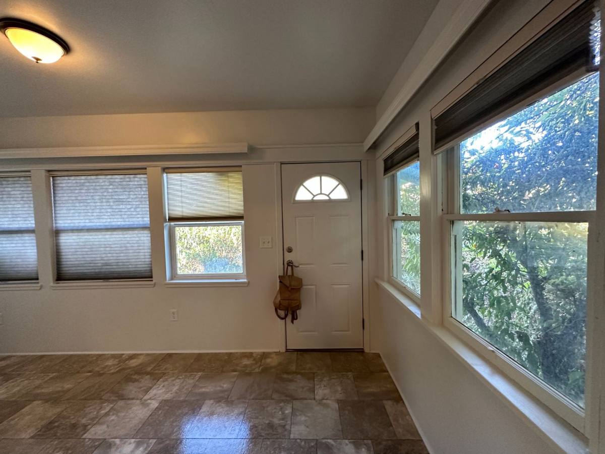 Apartment for rent at 1918-1920 Chestnut St, Redding, CA 96001