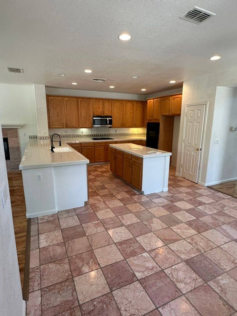 House for rent at 5663 Lolet Way, Sacramento, CA 95835