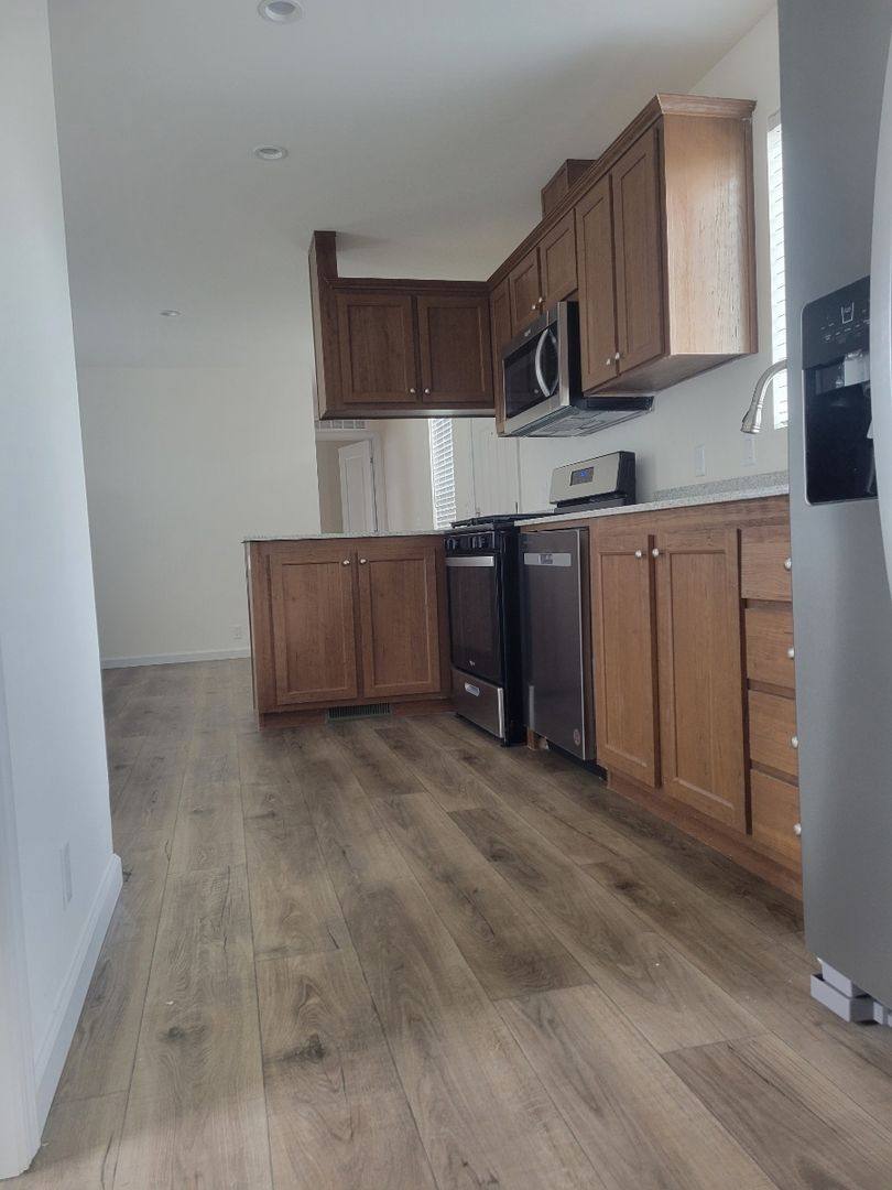 House for rent at 515 E Walnut St, Lodi, CA 95240