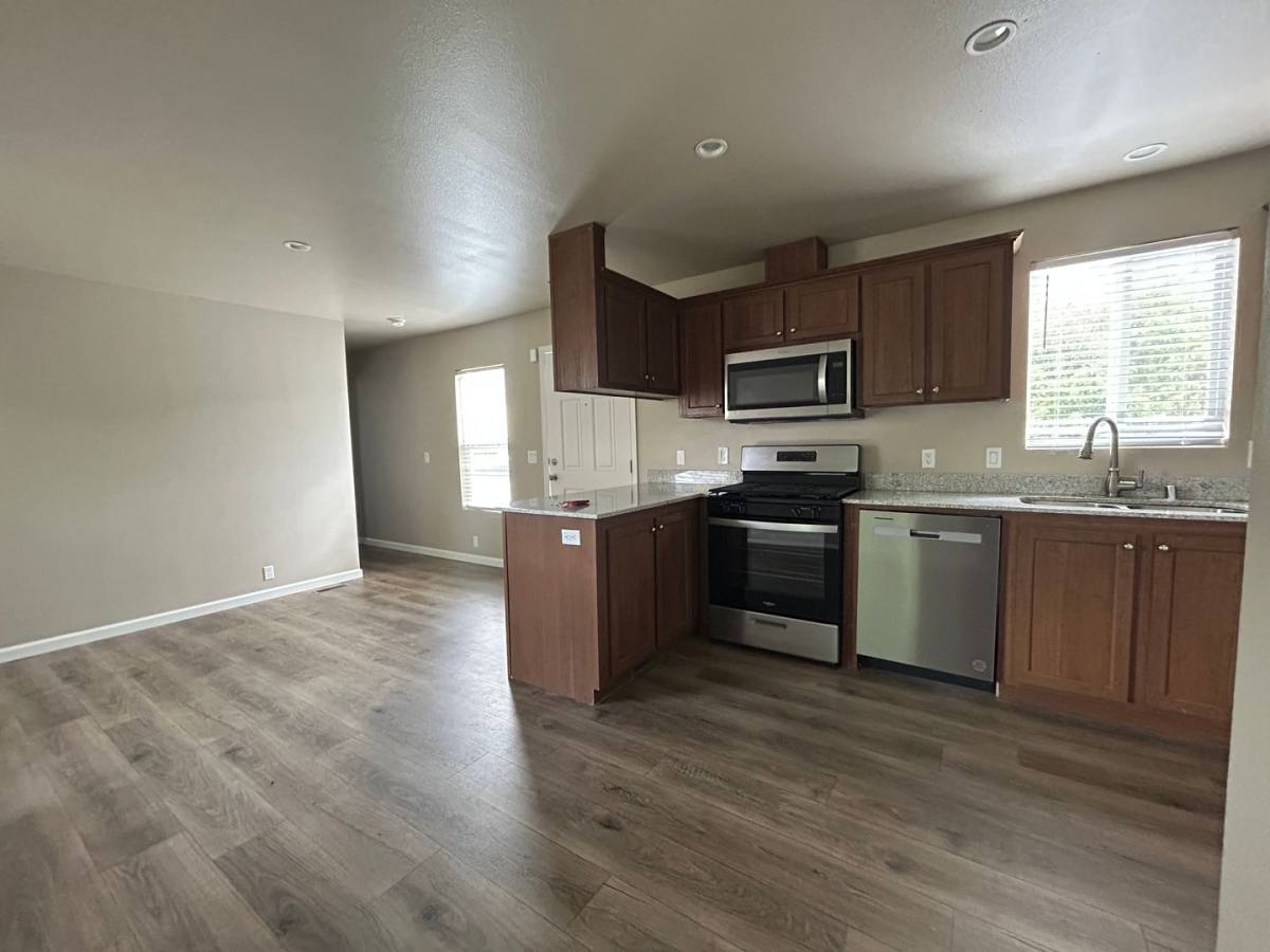 House for rent at 515 E Walnut St, Lodi, CA 95240