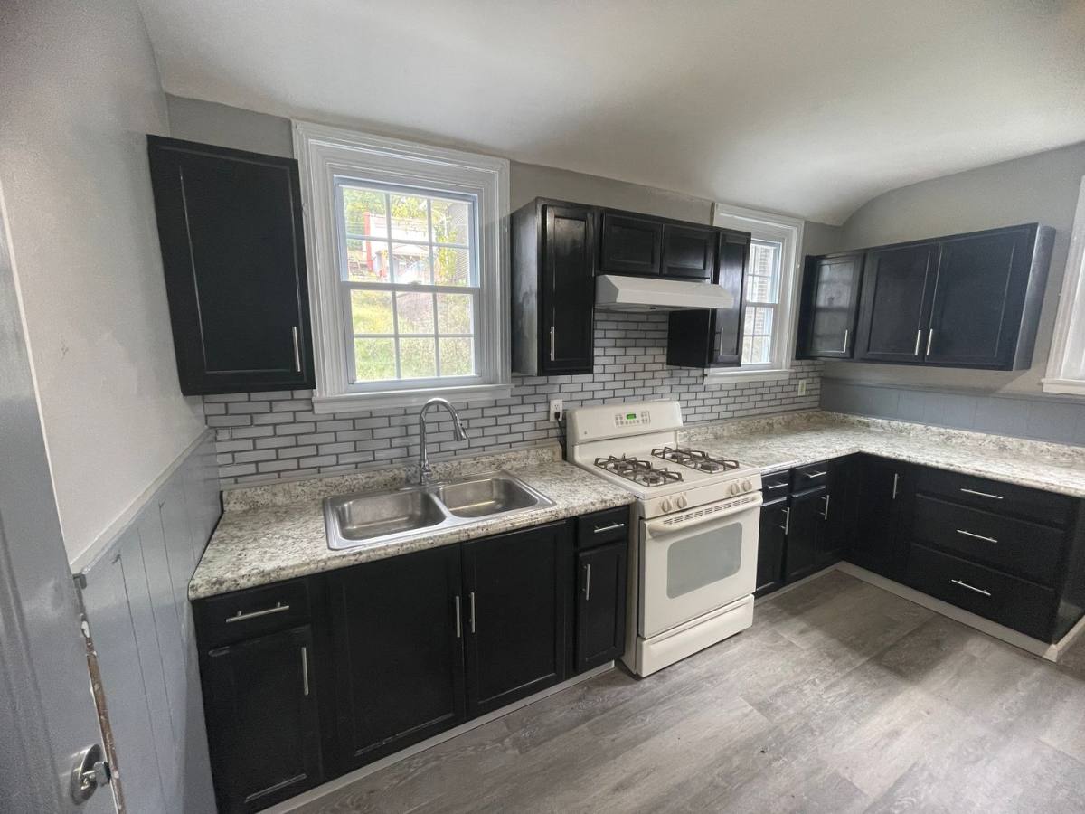 House for rent at 1044 Delaware Ave, Glassport, PA 15045