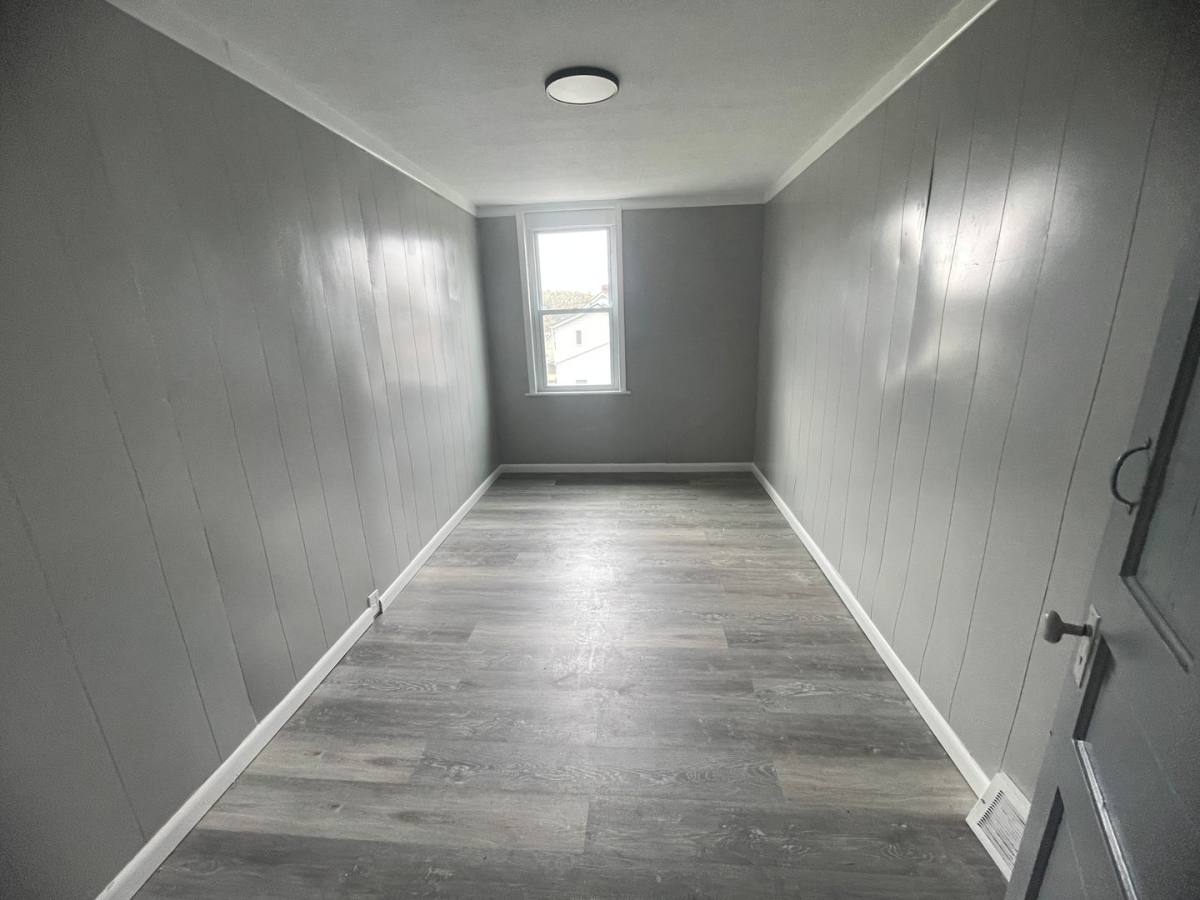 House for rent at 1044 Delaware Ave, Glassport, PA 15045