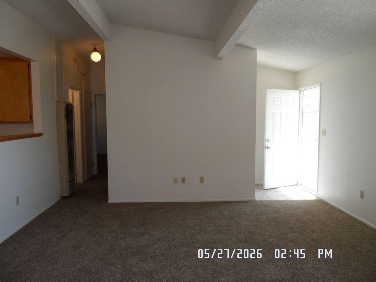 House for rent at 25676 Flathead Rd, Apple Valley, CA 92307