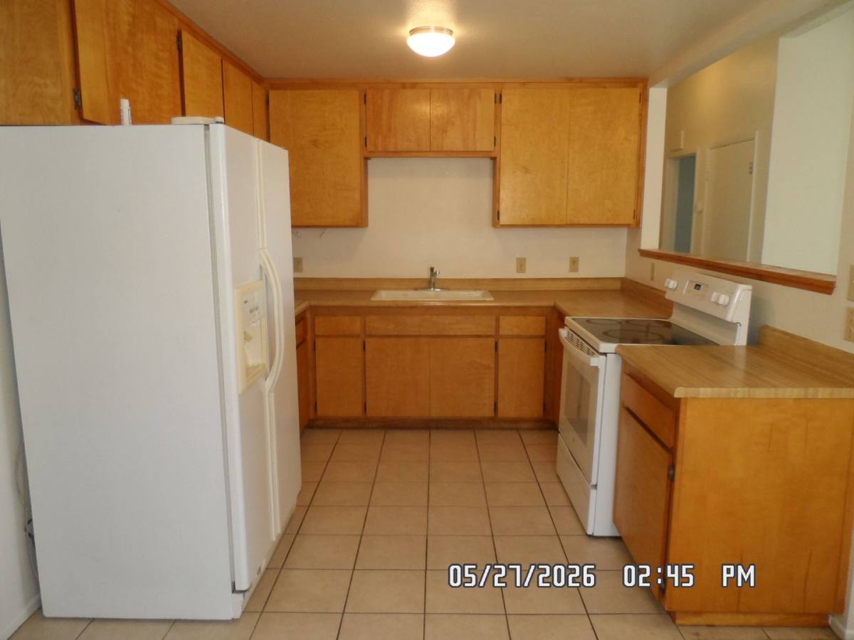 House for rent at 25676 Flathead Rd, Apple Valley, CA 92307