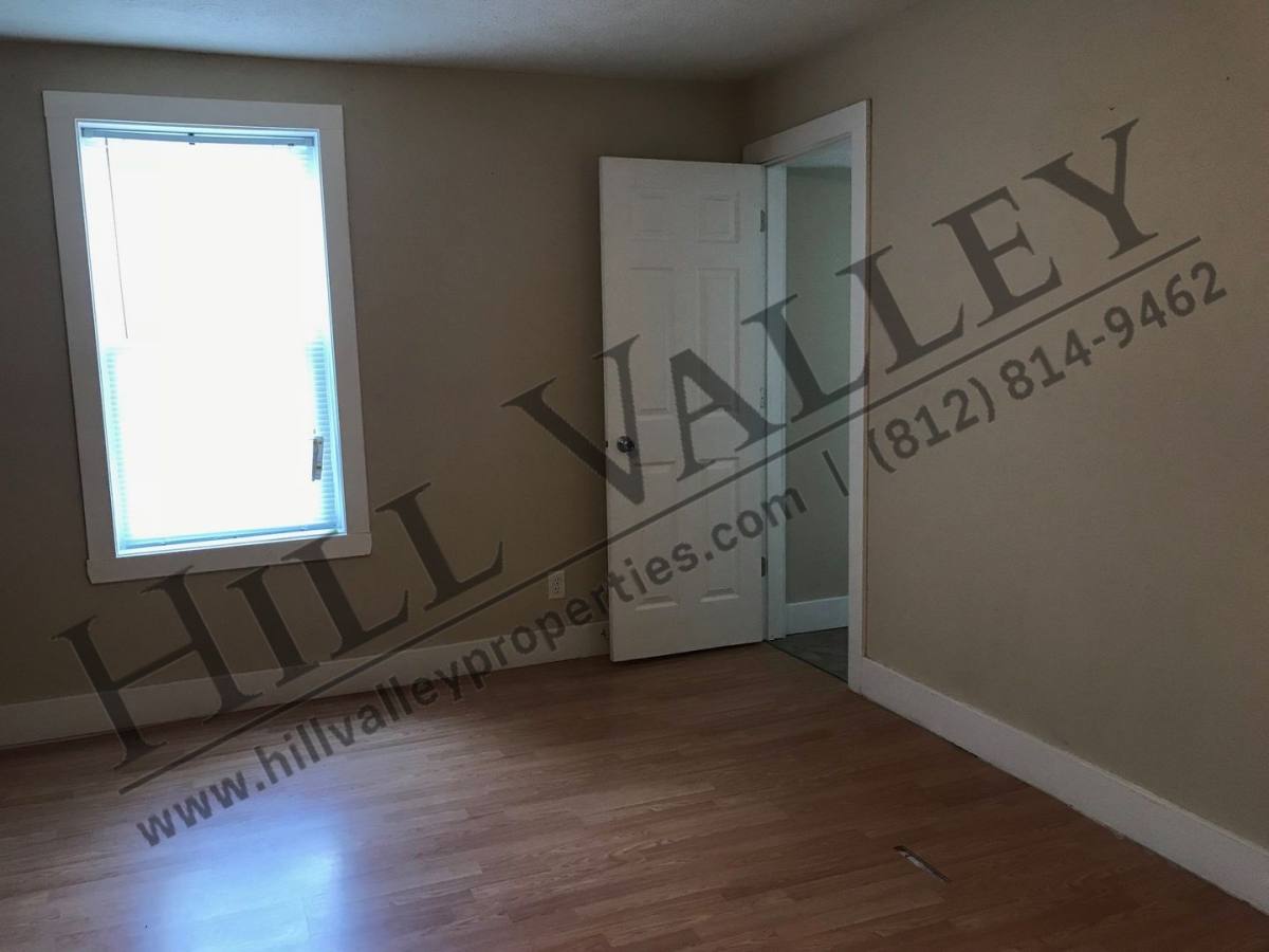 Apartment for rent at 706 S 7th St, Terre Haute, IN 47807