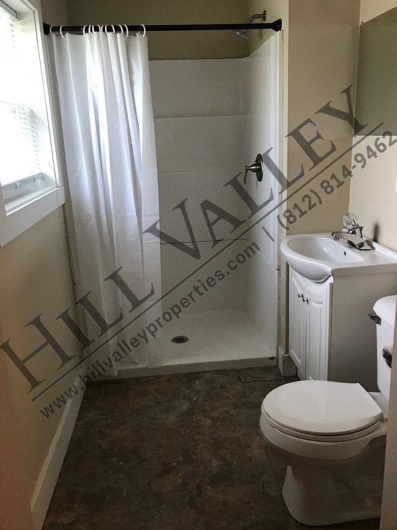 Apartment for rent at 706 S 7th St, Terre Haute, IN 47807