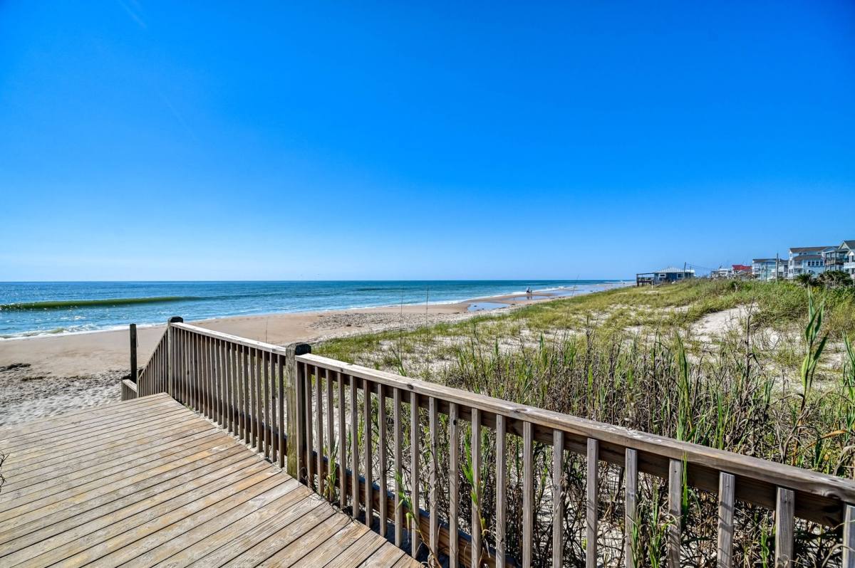 Townhouse for rent at 4 Bermuda Landing, Sneads Ferry, NC 28460
