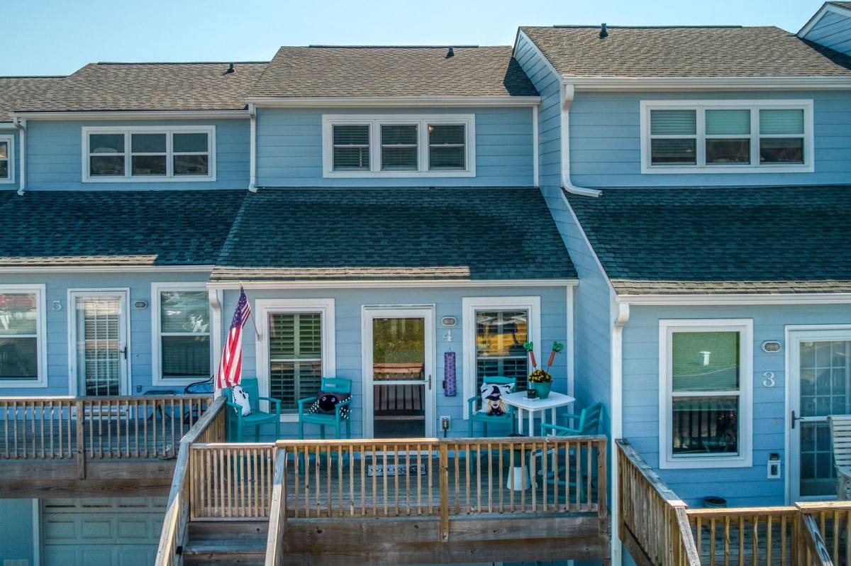Townhouse for rent at 4 Bermuda Landing, Sneads Ferry, NC 28460