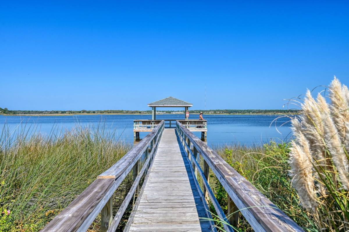 Townhouse for rent at 4 Bermuda Landing, Sneads Ferry, NC 28460