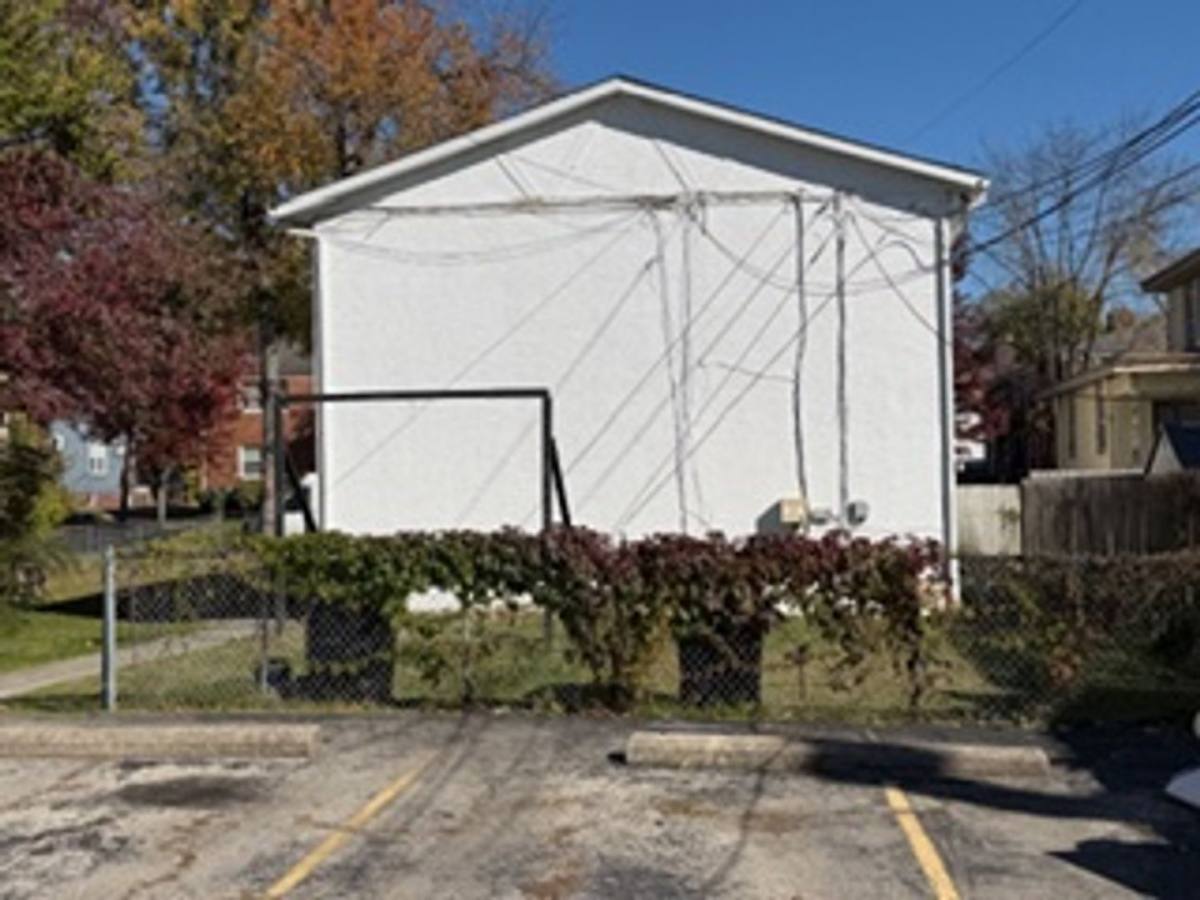 Apartment for rent at 2637 Adams Ave, Columbus, OH 43202
