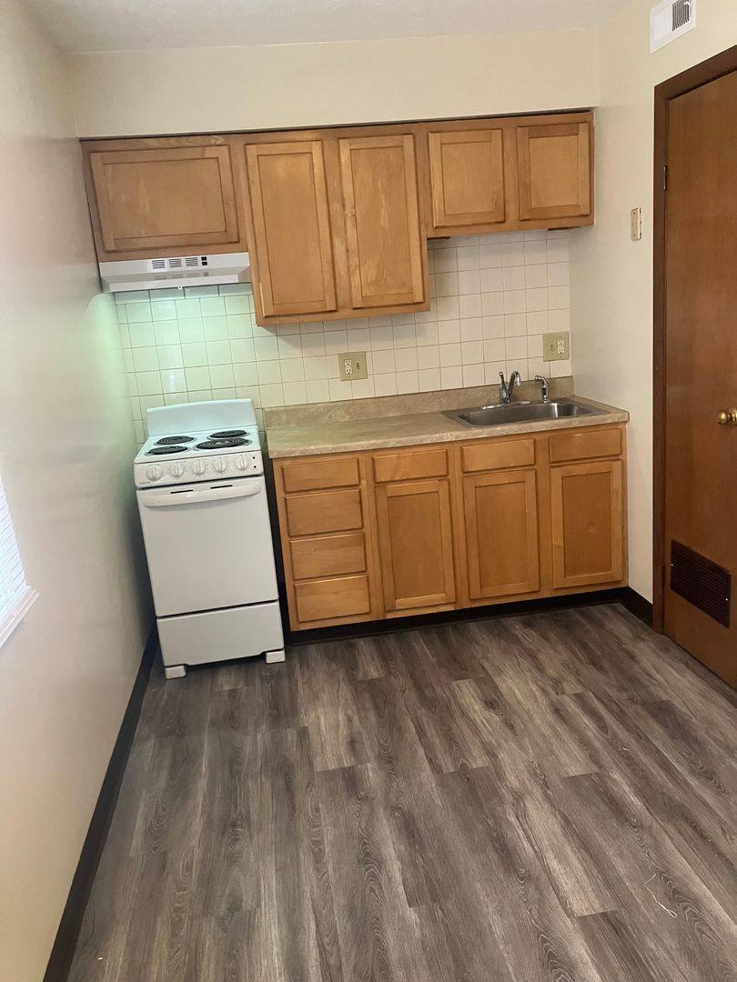 Apartment for rent at 2637 Adams Ave, Columbus, OH 43202