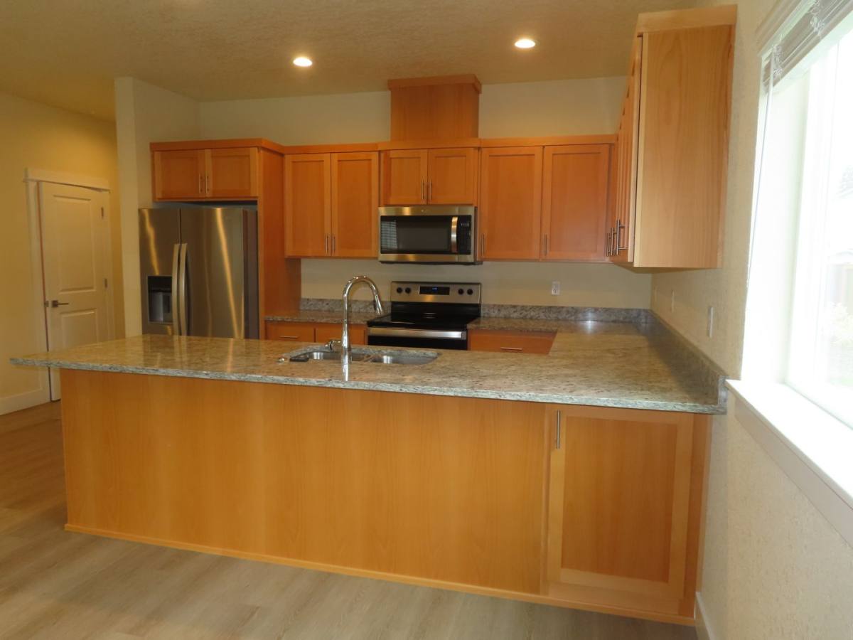 Apartment for rent at 2587 Justine Lane, Eugene, OR 97404