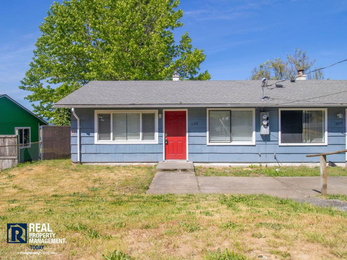 Townhouse for rent at 3333 3335 Ward Ave, Bremerton, WA 98310