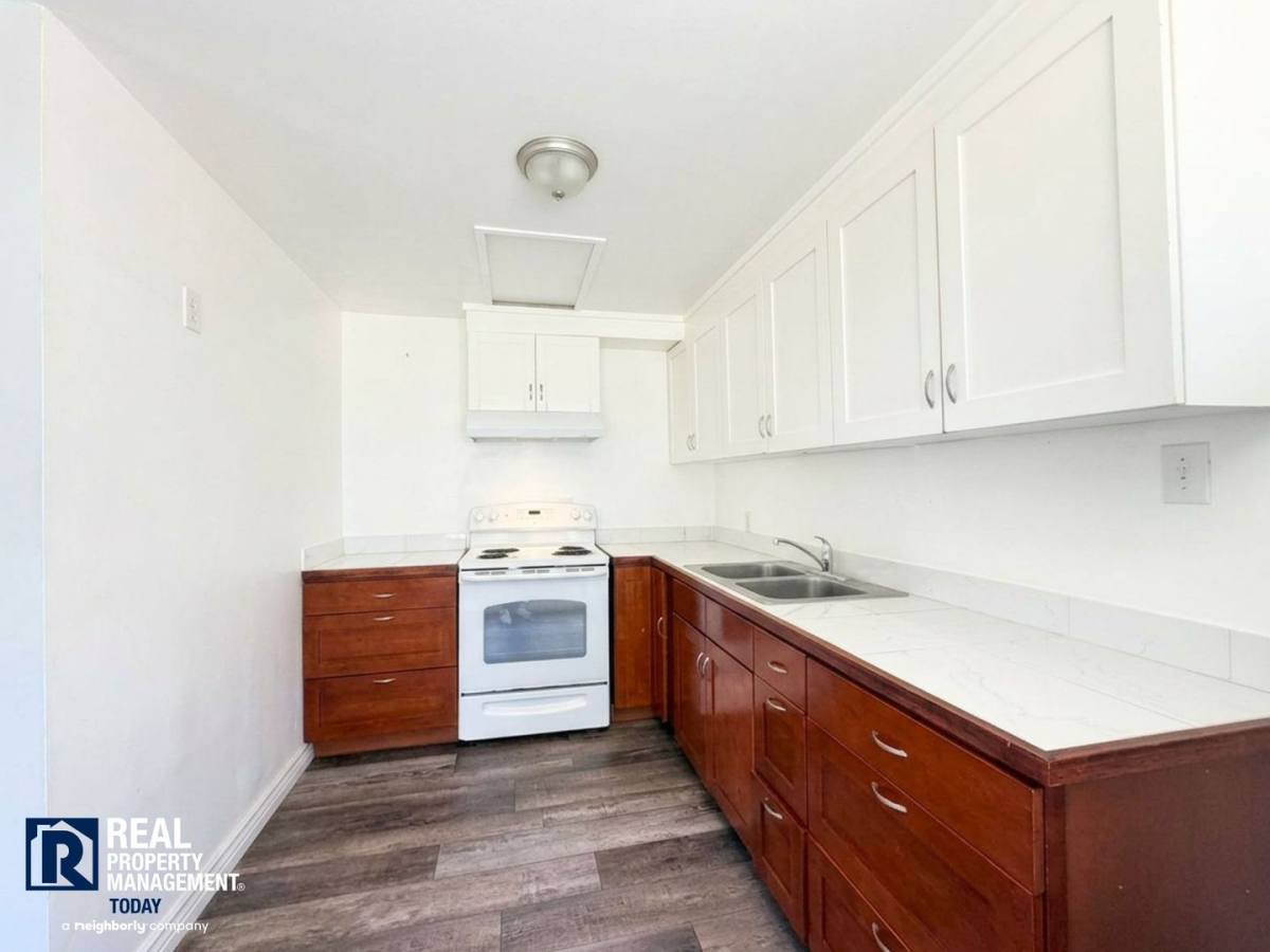 Townhouse for rent at 3333 3335 Ward Ave, Bremerton, WA 98310