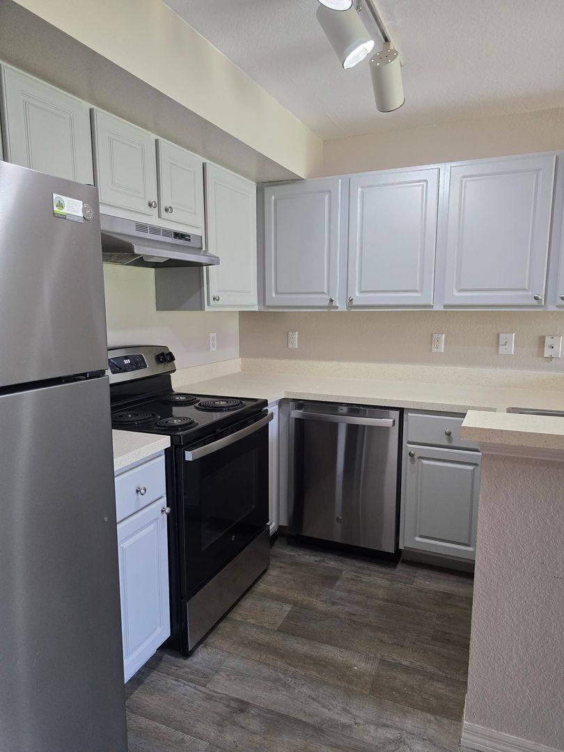 Apartment for rent at 13010 Arbor Isle Dr, Tampa, FL 33637