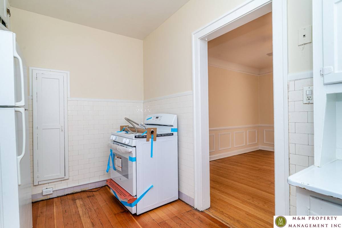 Apartment for rent at 1035 Washington Blvd, Oak Park, IL 60302