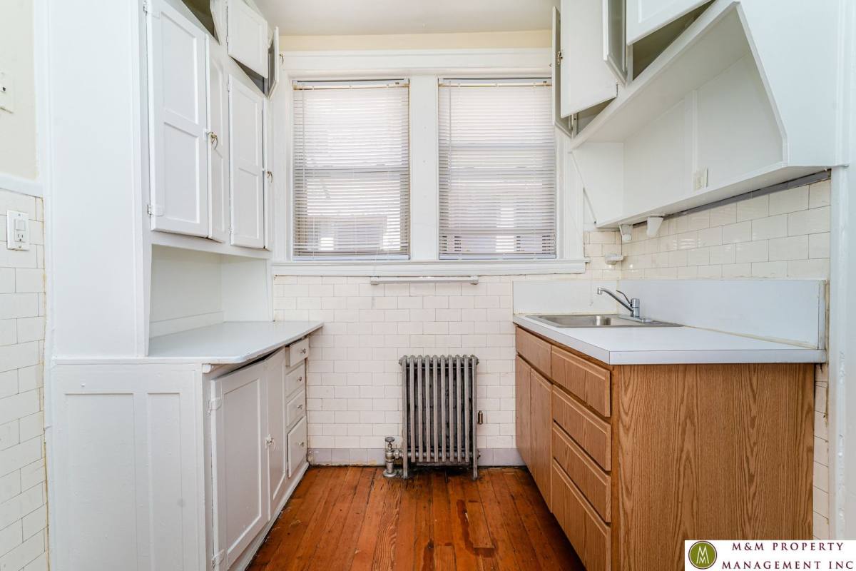 Apartment for rent at 1035 Washington Blvd, Oak Park, IL 60302