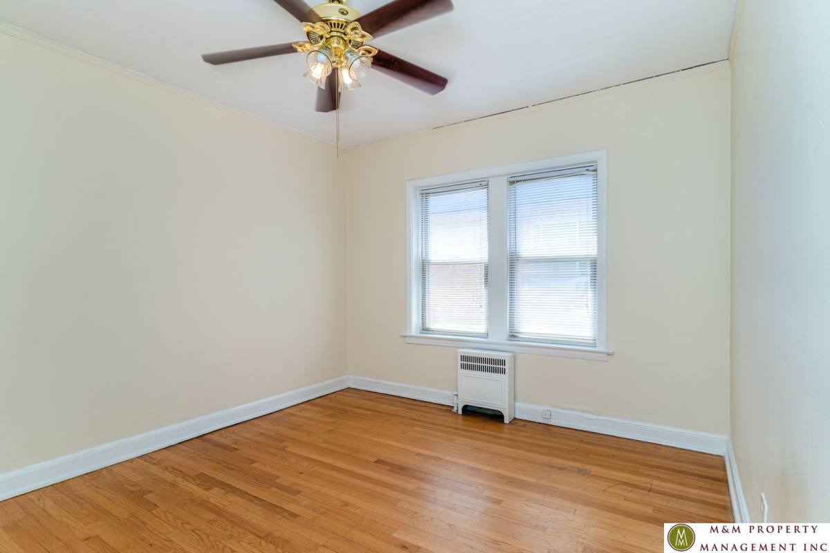 Apartment for rent at 1035 Washington Blvd, Oak Park, IL 60302