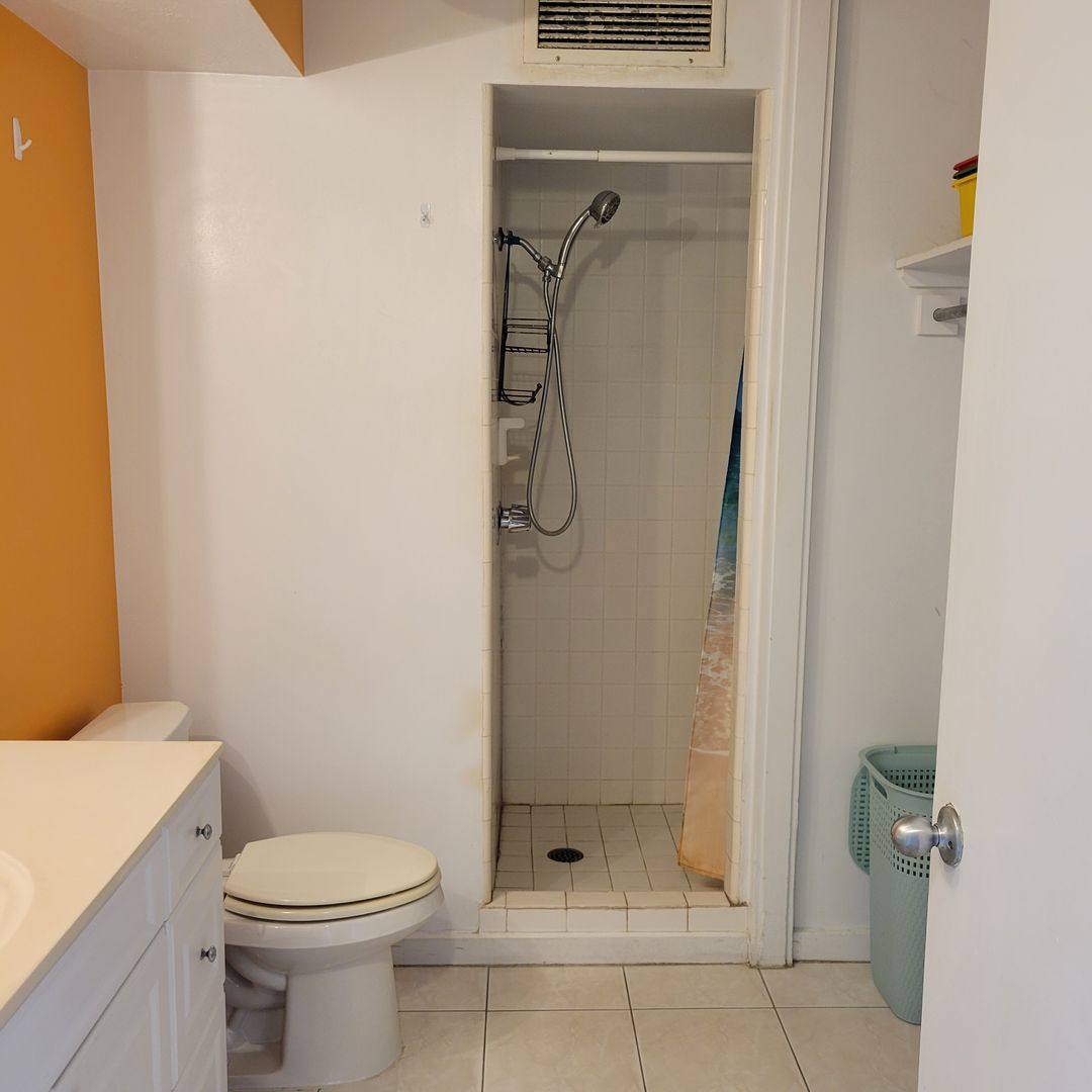 Apartment for rent at 1650 Kanunu St, Honolulu, HI 96814