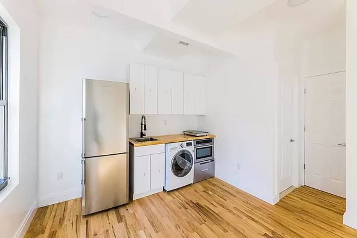 Apartment for rent at 512 W 171st St, New York, NY 10032