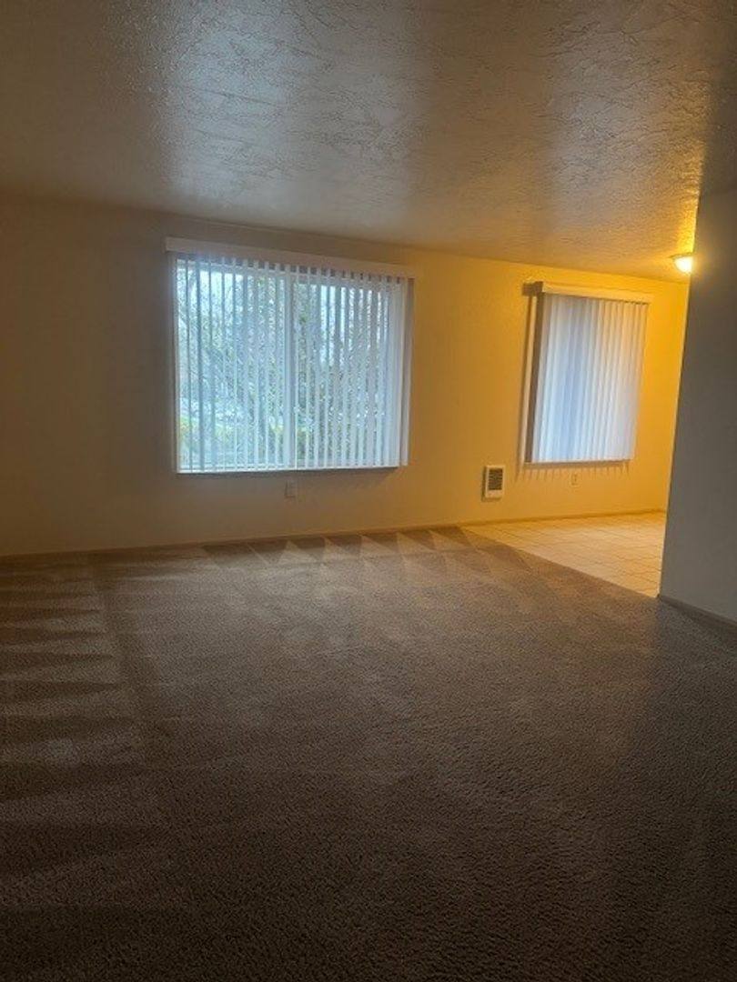 Apartment for rent at 212 Churchdale Ave N, Salem, OR 97303
