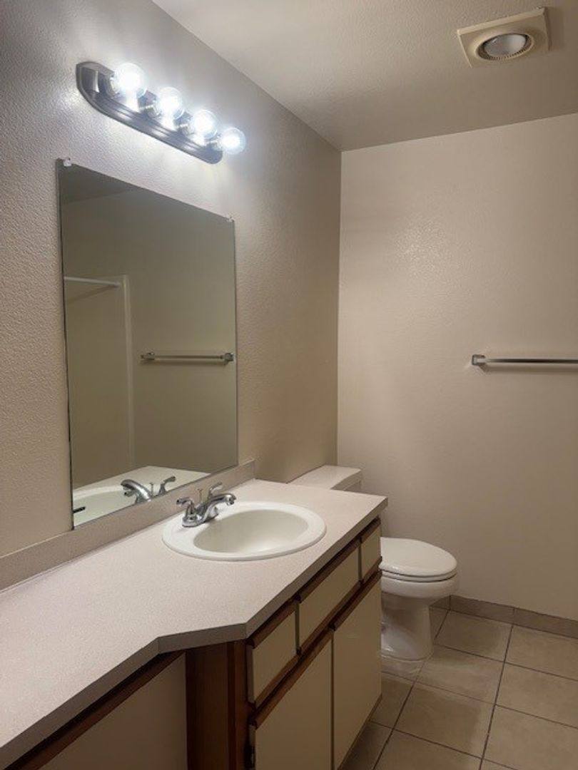 Apartment for rent at 212 Churchdale Ave N, Salem, OR 97303