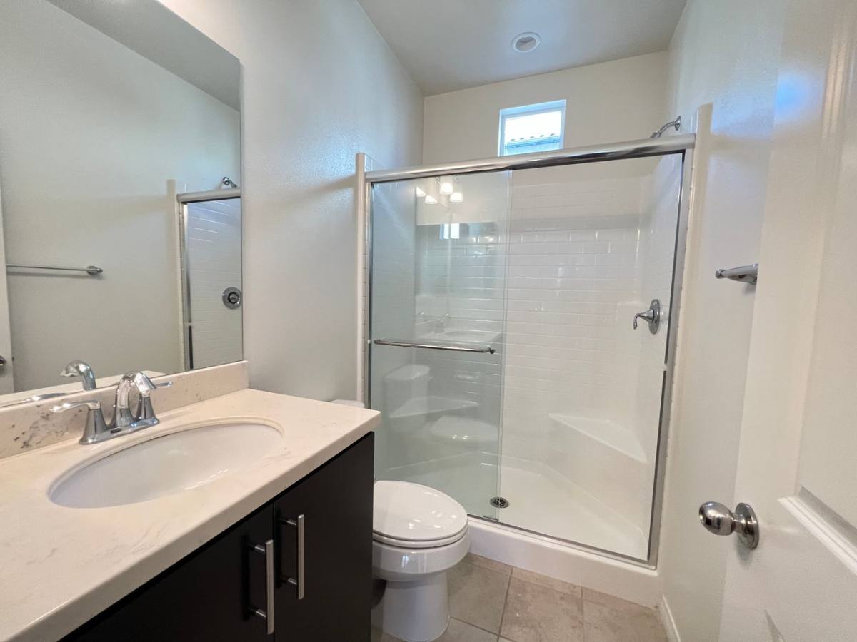 Townhouse for rent at 938 E Weaver Lane, Anaheim, CA 92802