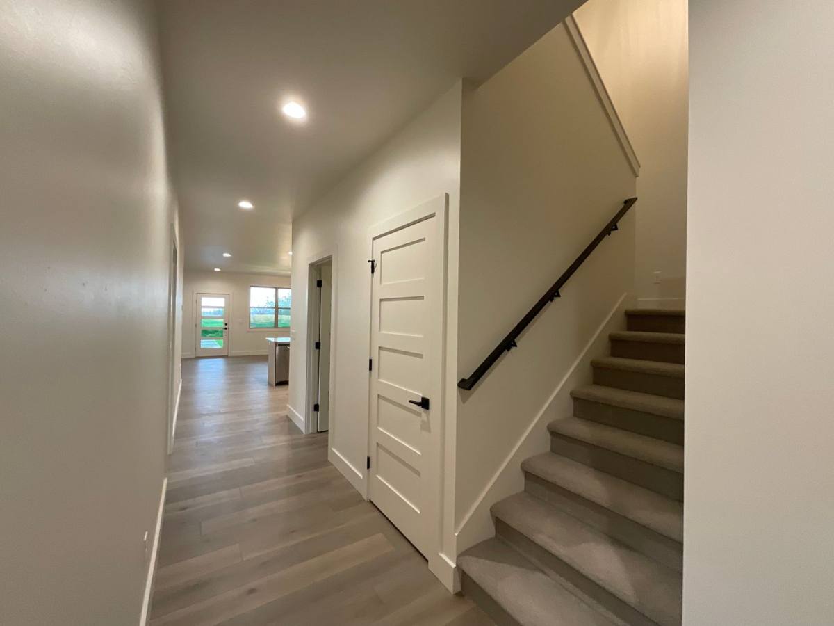 Apartment for rent at 226 240 N Cottonwood Rd, Bozeman, MT 59718