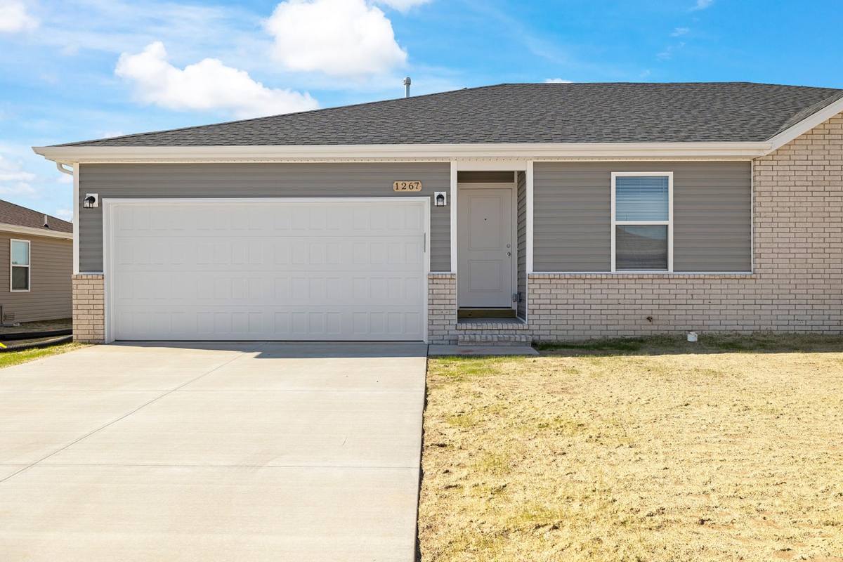 House for rent at 1265 S Choctaw Rd, Republic, MO 65738